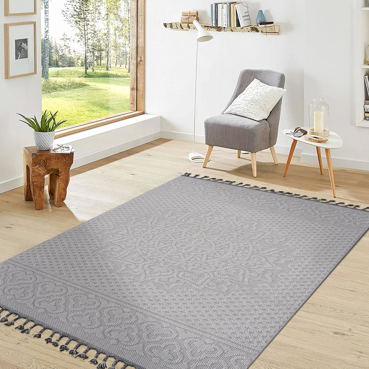 Guros - 6' X 9' Medallion Indoor / Outdoor Area Rug - White