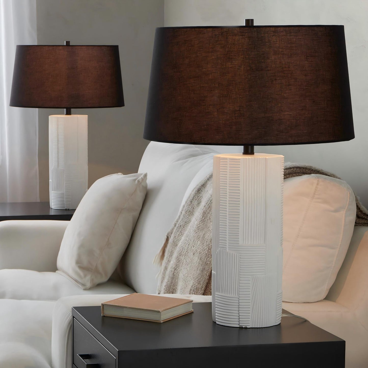 Petra - Contemporary Table Lamp (Set of 2) - Cream / Black