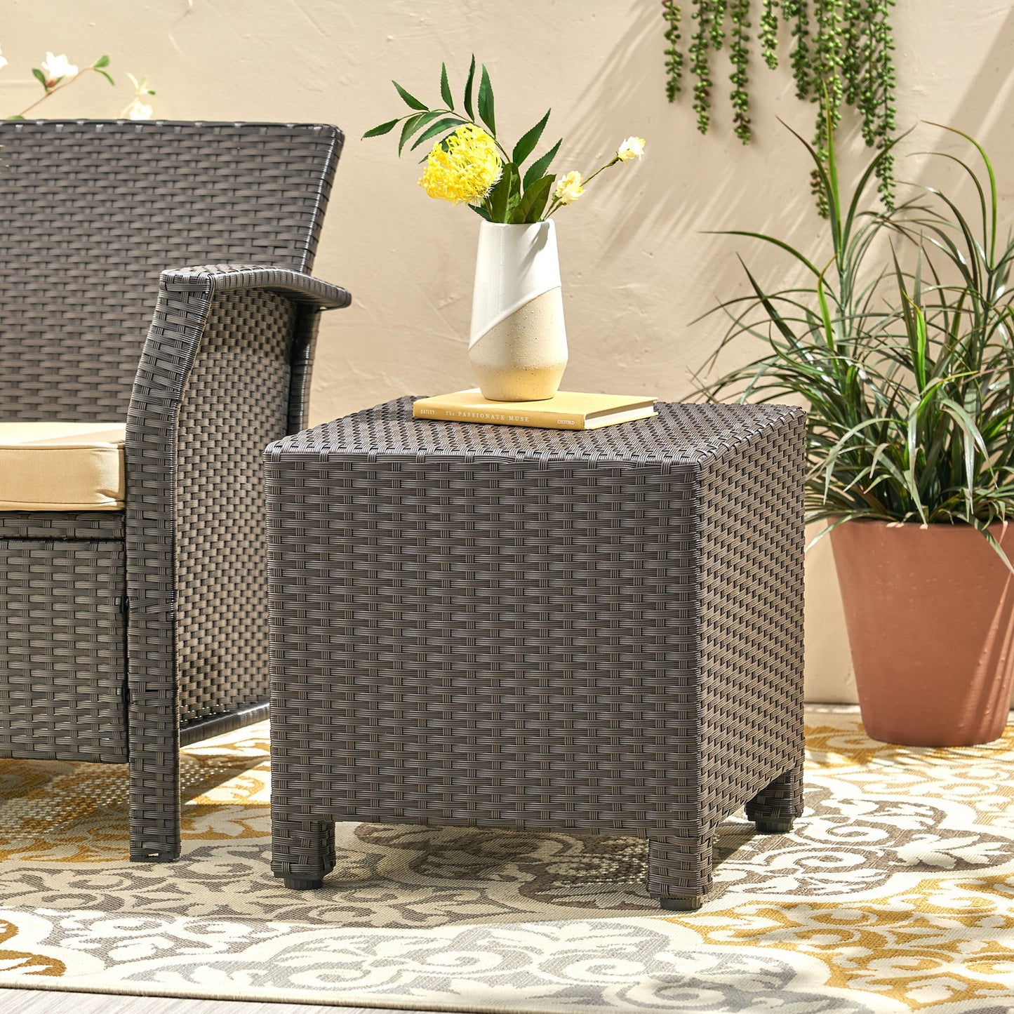 Puerta - Minimalist Style Accent Table