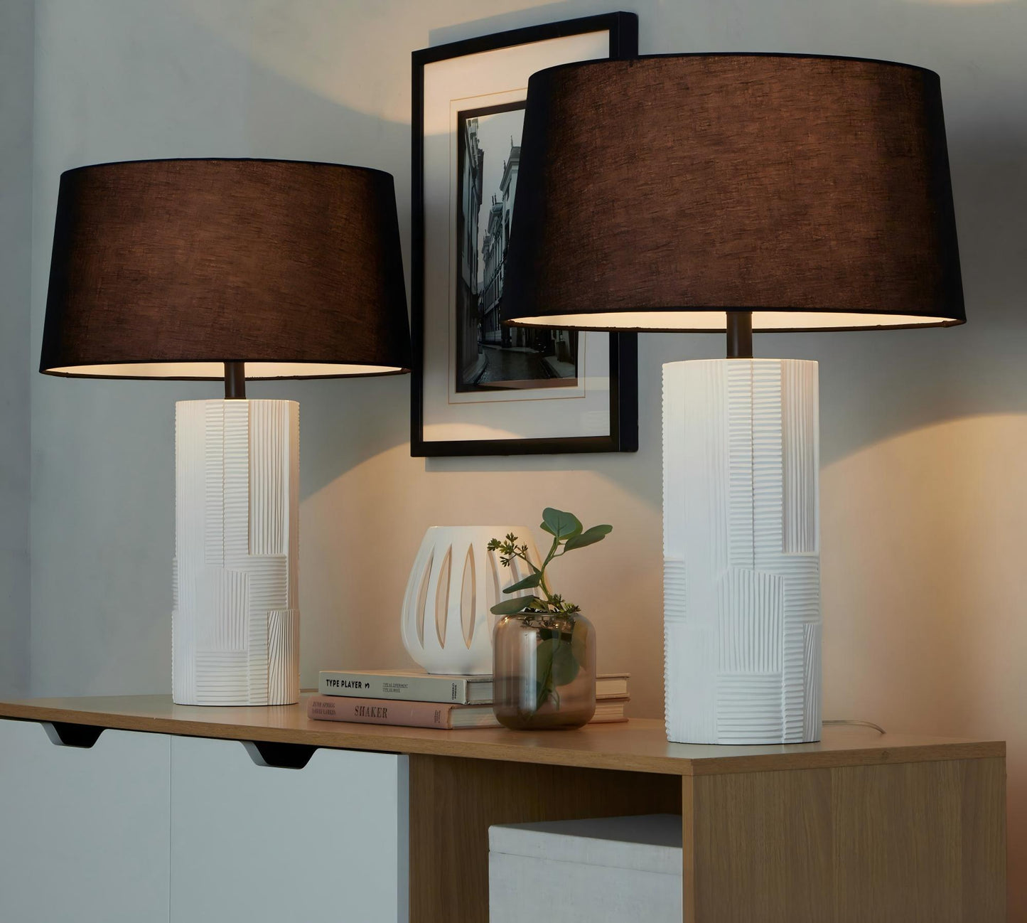 Petra - Contemporary Table Lamp (Set of 2) - Cream / Black