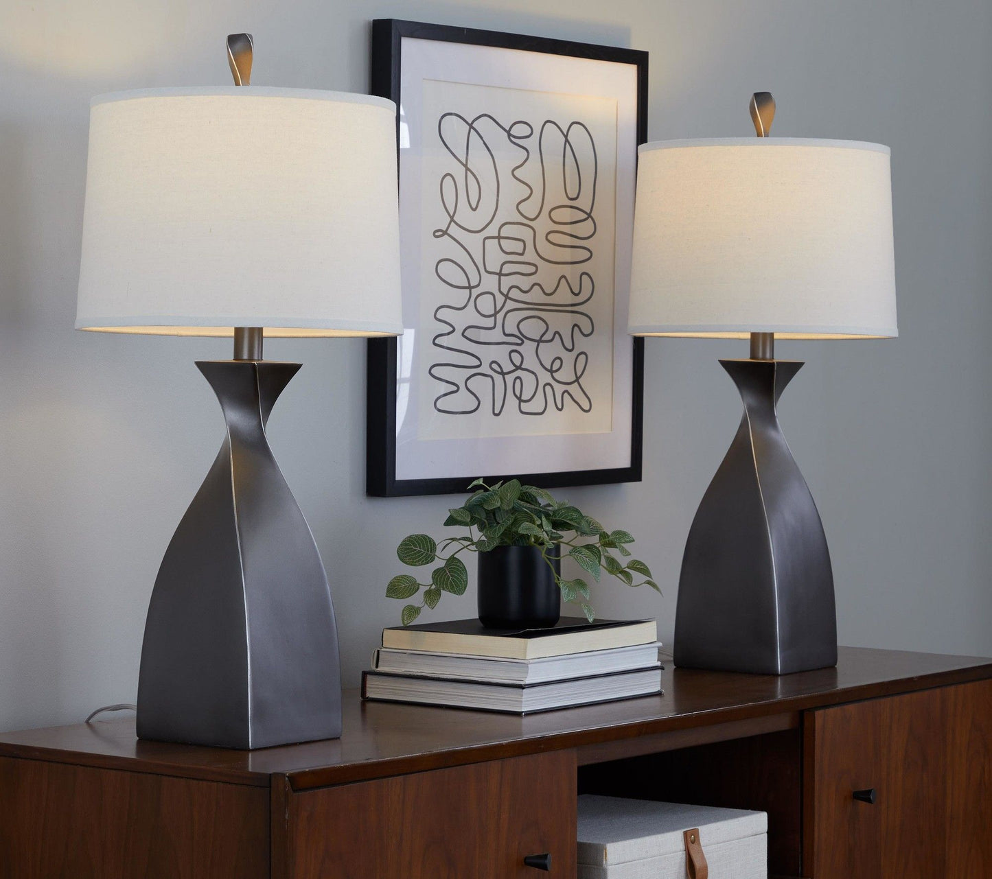 Curvo - Contemporary Polyresin Table Lamp (Set of 2)