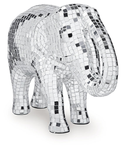 Ashley Express - Hallmont Sculpture