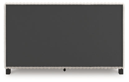 Zuraleus Queen Upholstered Bed