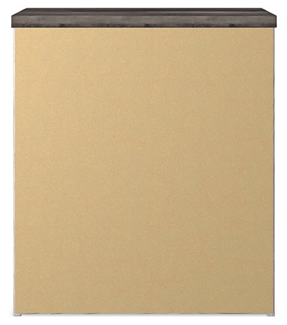 Gerridan King Panel Bed with Mirrored Dresser and Nightstand