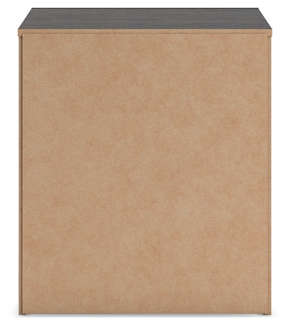 Hollivern King Panel Bed with Mirrored Dresser and Nightstand