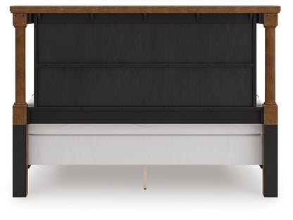 Rowlenstown King Poster Bed