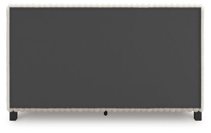 Zuraleus Queen Upholstered Bed