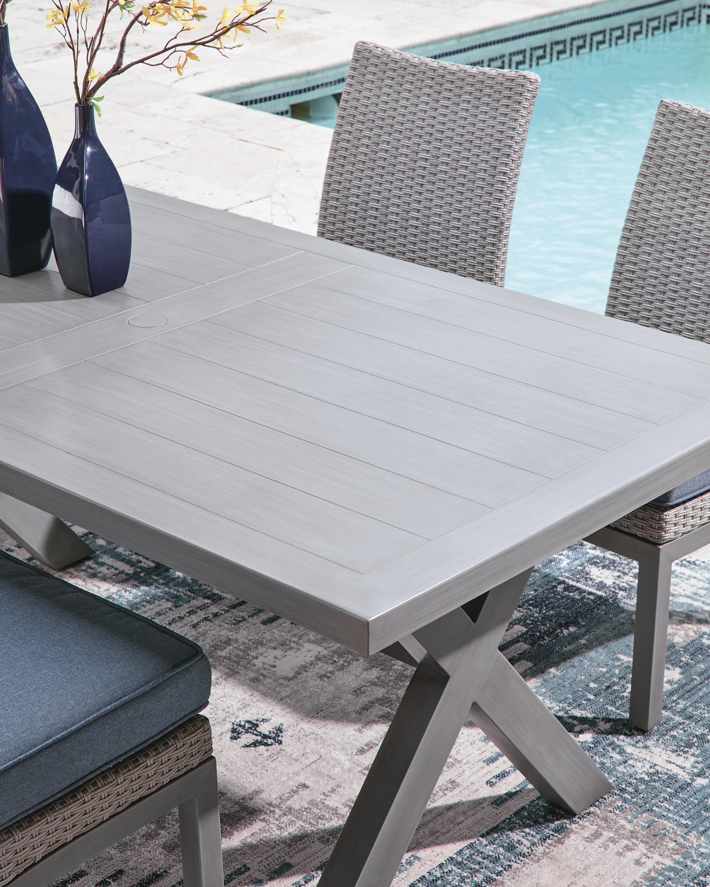 Half Moon Beach RECT Dining Table w/UMB OPT