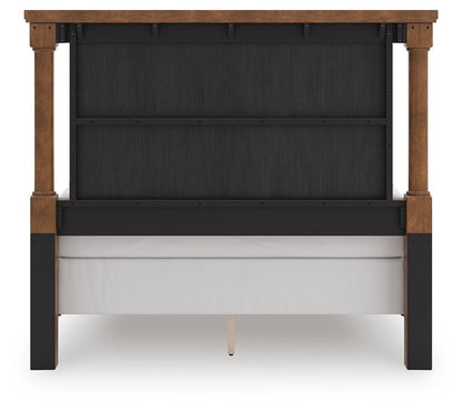 Rowlenstown Queen Poster Bed
