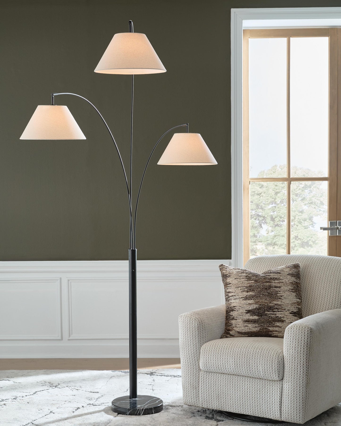 Ashley Express - Gibbswellner Metal Arc Lamp (1/CN)