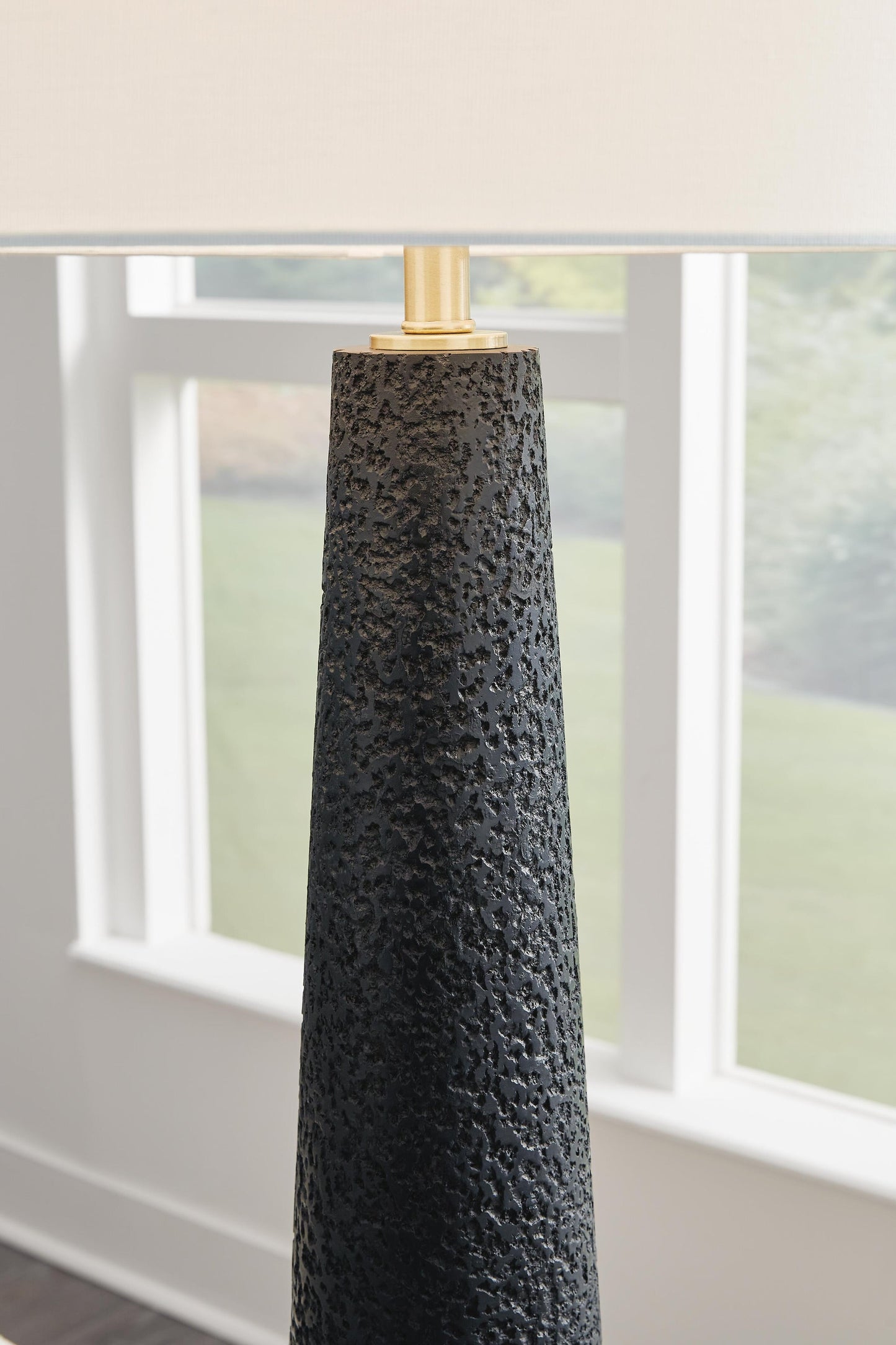 Ashley Express - Hallburg Poly Floor Lamp (1/CN)