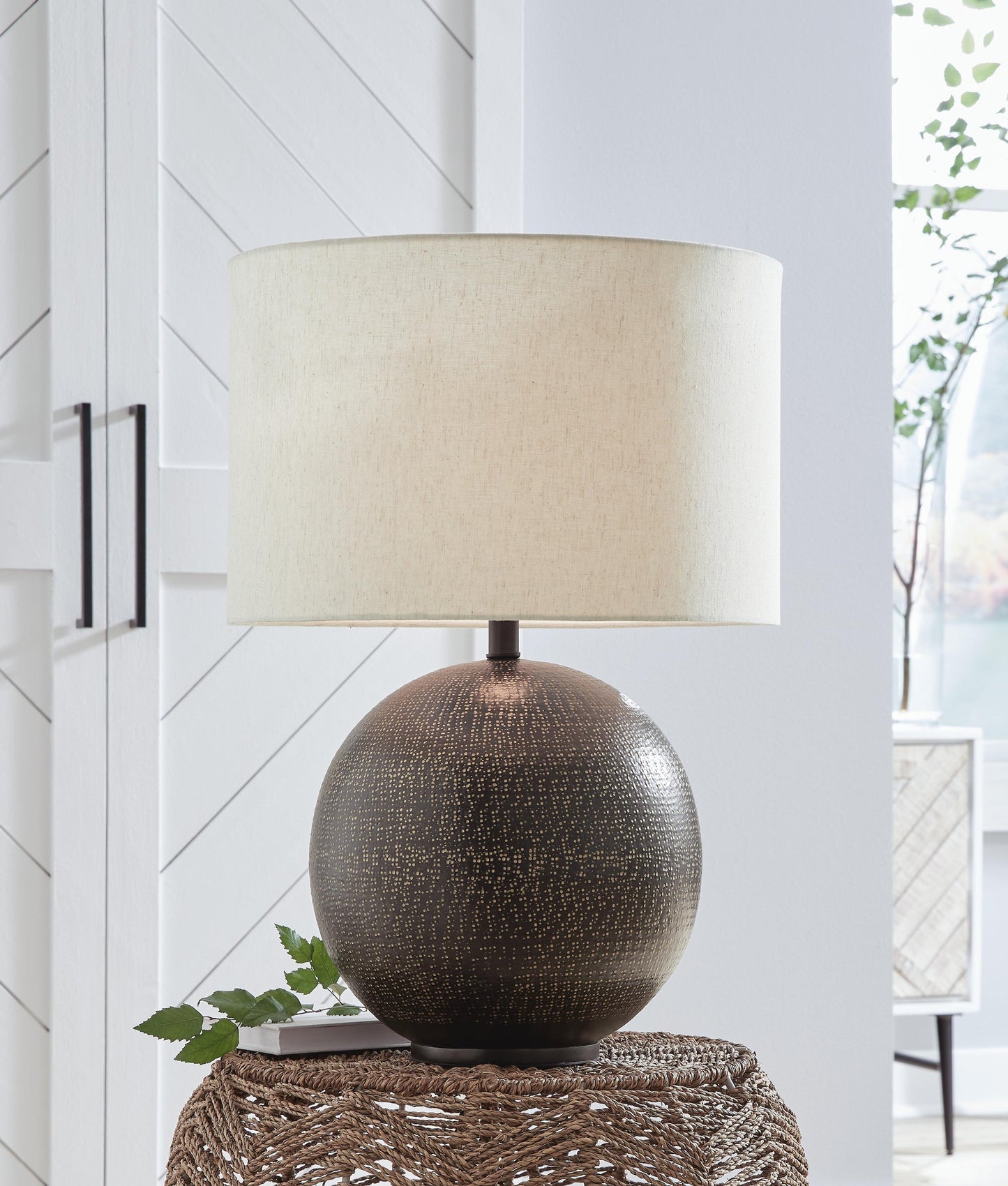 Ashley Express - Hambell Metal Table Lamp (1/CN)