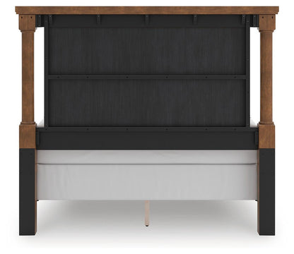 Rowlenstown Queen Poster Bed