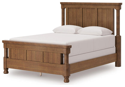 Rowlenstown Queen Poster Bed