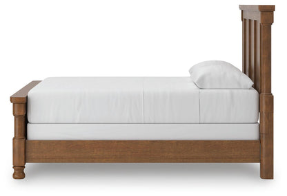 Rowlenstown Queen Poster Bed