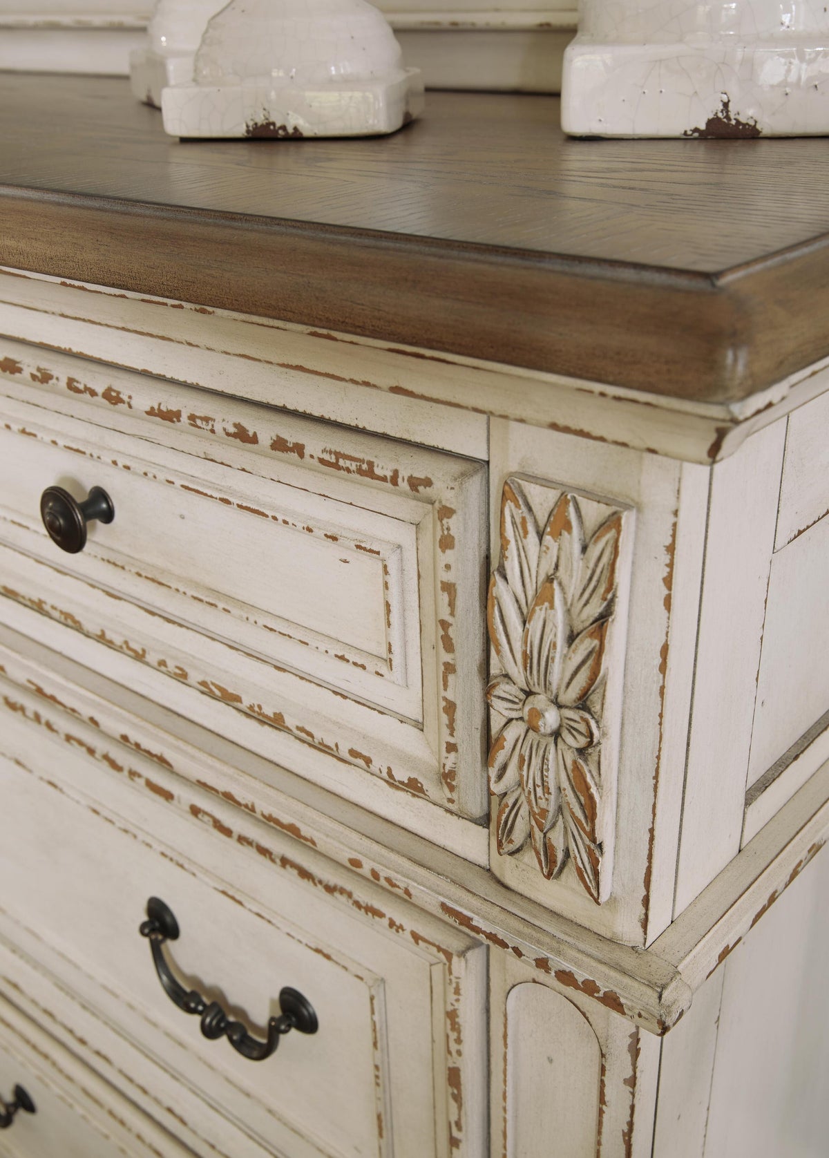 Realyn Queen Upholstered Panel Bed with Mirrored Dresser