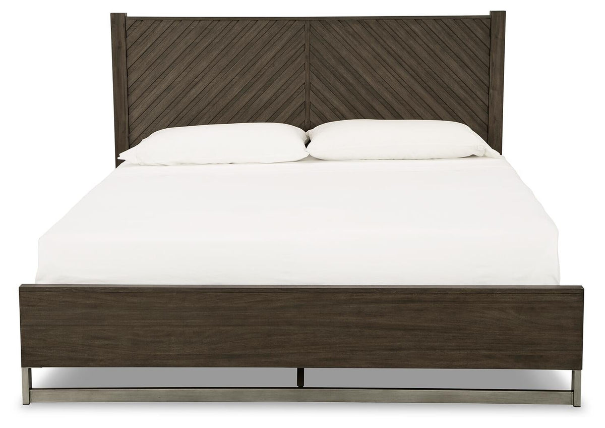 Arkenton King Panel Bed with Mirrored Dresser