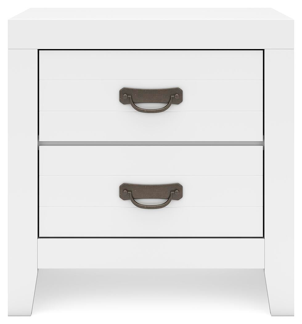 Binterglen Queen Panel Bed with Mirrored Dresser and Nightstand