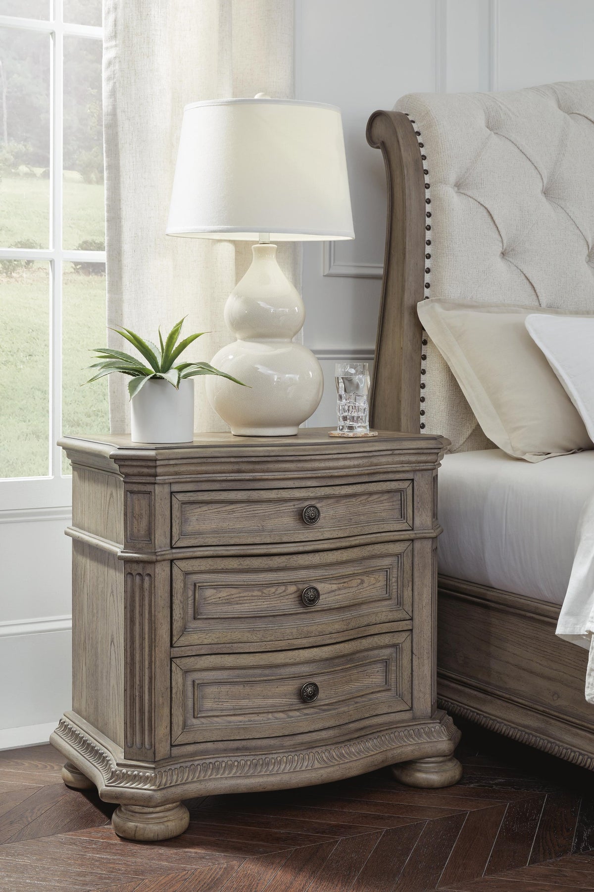 Ardenfield King Upholstered Sleigh Bed, Dresser, Mirror and Nightstand