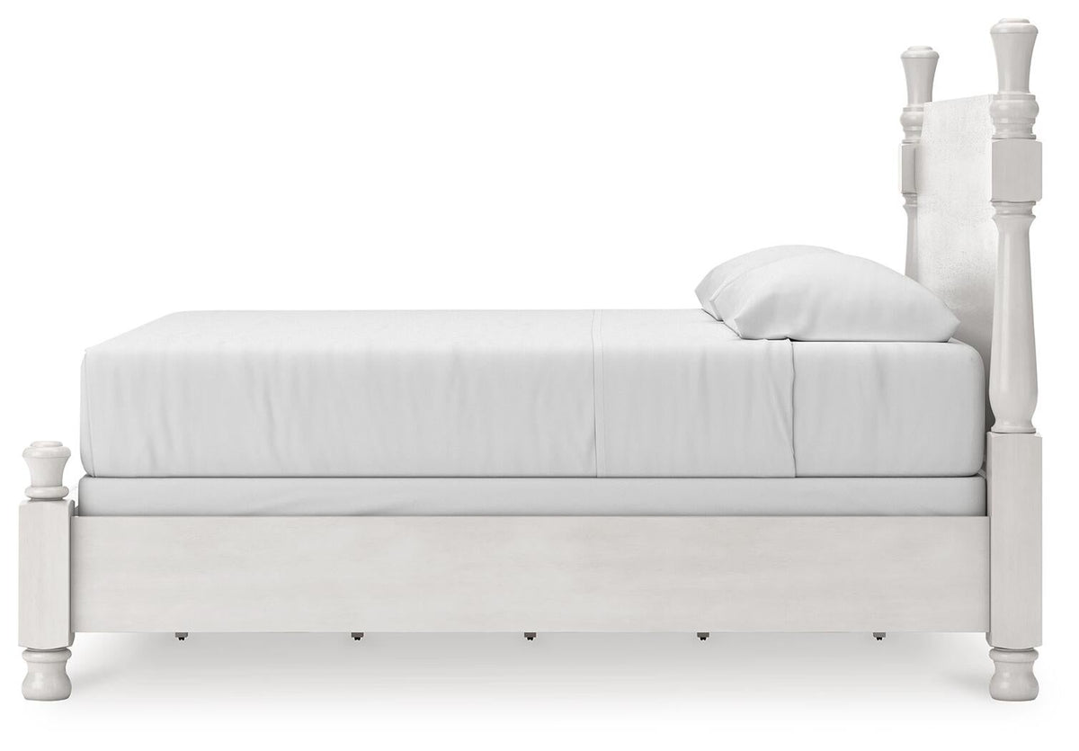 Chadworth King Poster Bed, Dresser and Mirror